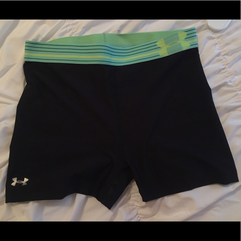 Under Armour Women’s Heat Gear Compression Shorts